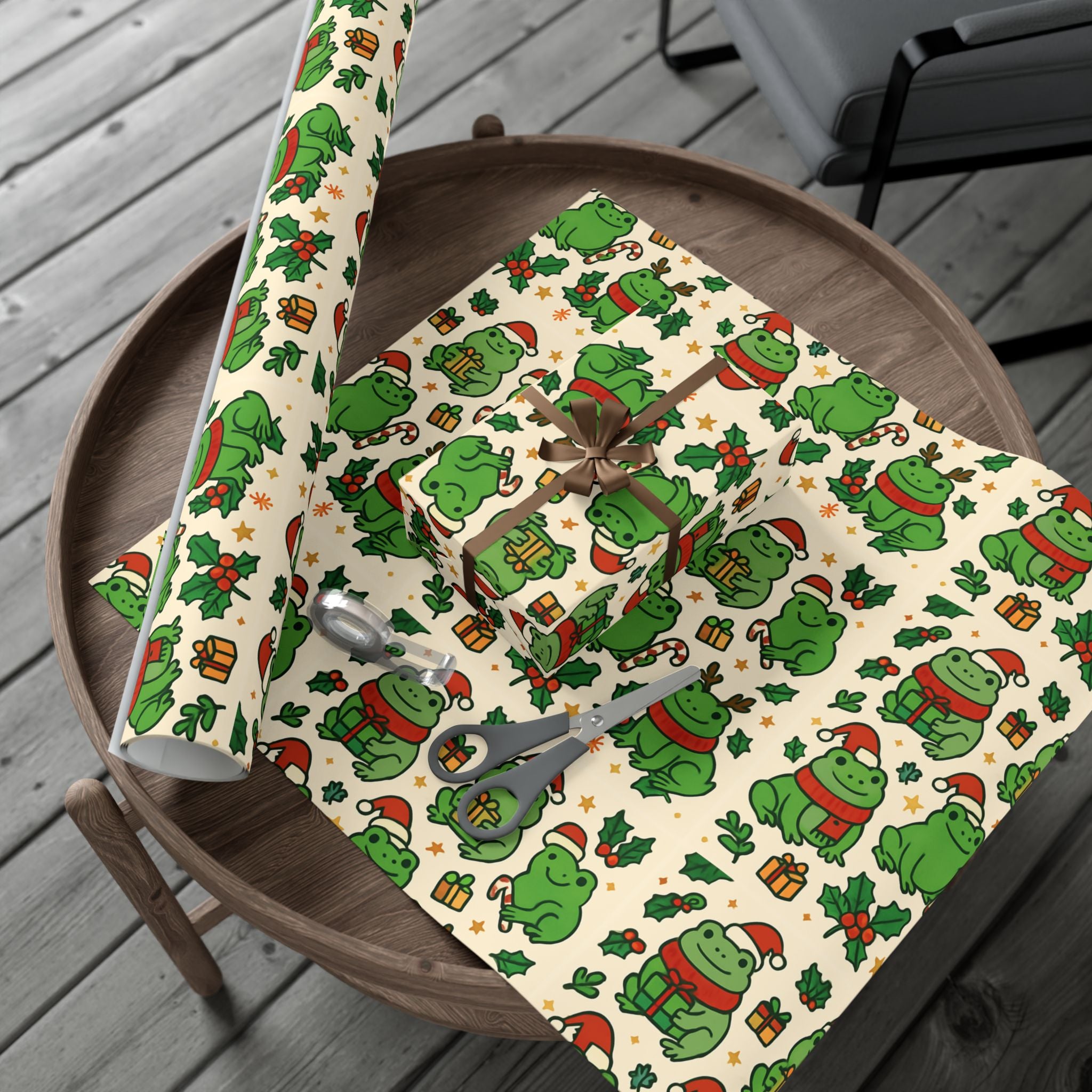 Frog Holiday Gift Wrap Paper – Frog with Holiday & Christmas Wrapping